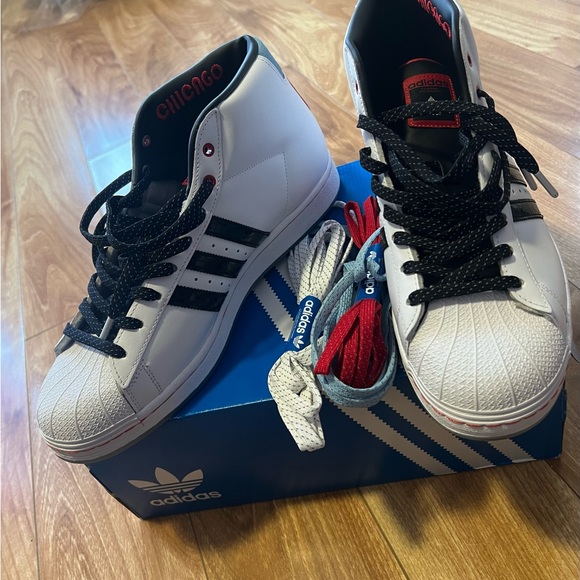 Adidas superstar Chicago pro model size 11 - Picture 6 of 7